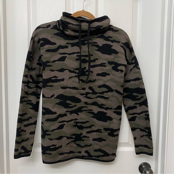 Rachel Zoe Camo Slouch Neck Sweatshirt XS - Picture 1 of 12